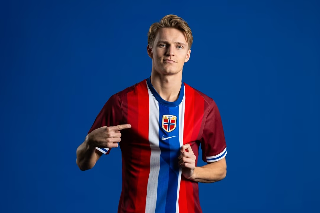 Erling Haaland and Martin Odegaard model eye-catching new Norway kit - but they won't be wearing it at Euro 2024 | talkSPORT