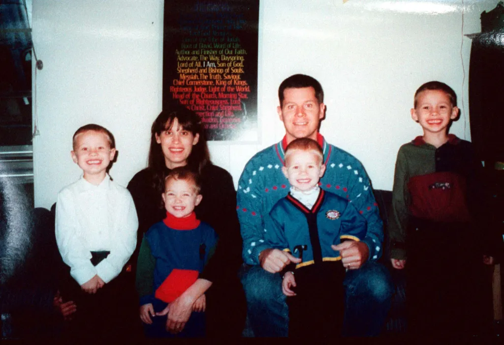 andrea yates, husband and four kids in family photo