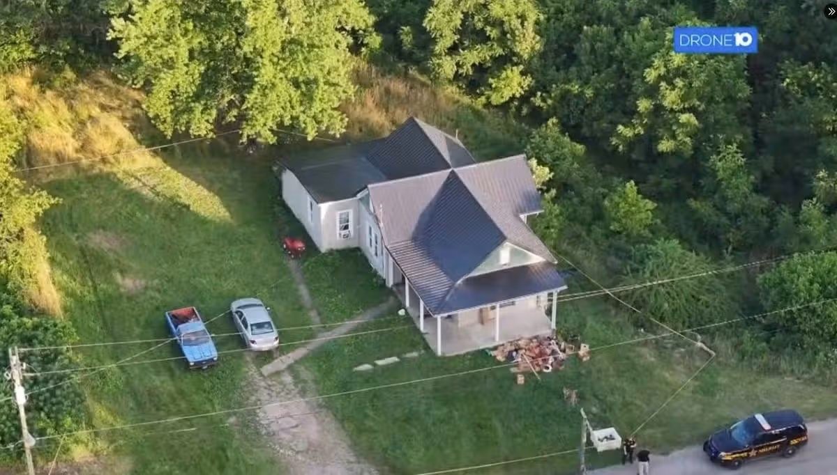 Local reporters from WBNS 10 described speaking with employees at a Dollar General who had come into contact with members of the Siders family
