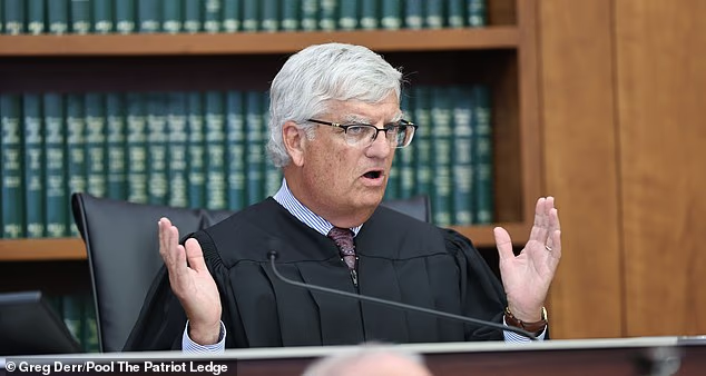 Fiery moment between the judge and defense over whether or not he should dismiss the holdout juror