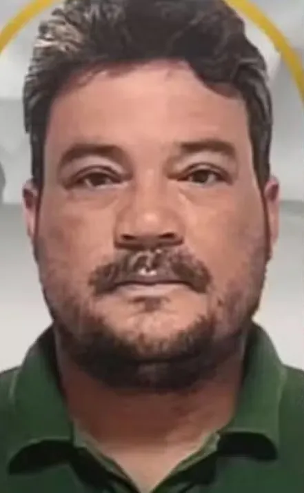 Portrait of Adilson Marsaro.